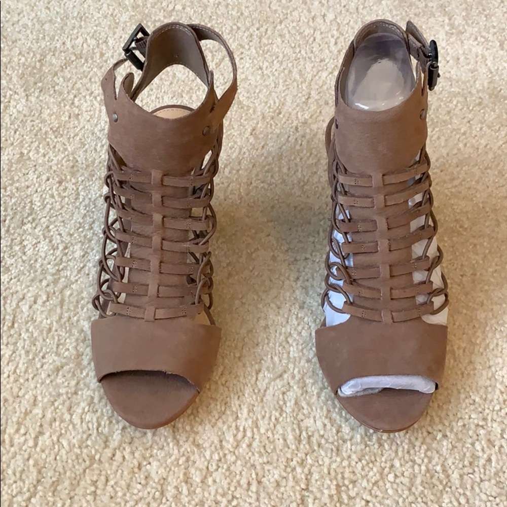 Vince Camuto Sandals 8.5